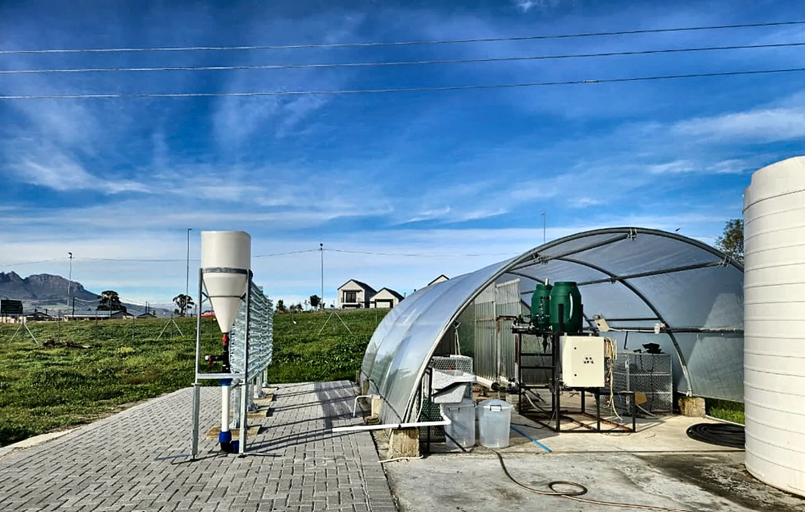 Pilot photobioreactor prototypes and tunnel
